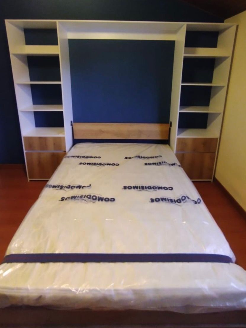Cama Abatible Estantes y Sofa A
